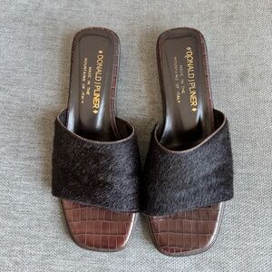 Donald J Pliner made in Italy brown leather slides